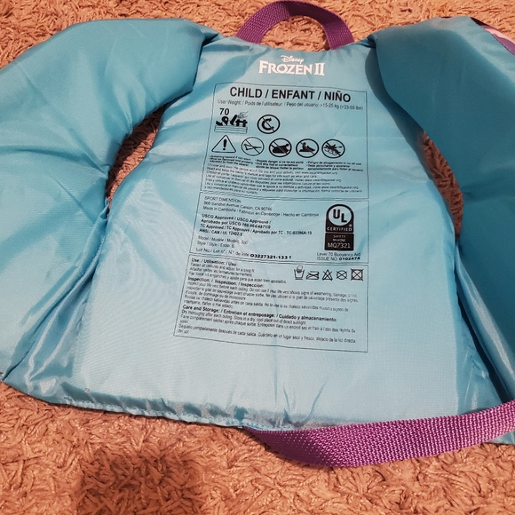 Frozen II Child Pfd Life Jacket 15-25 kg (33-55 lb) - Picture 4 of 4